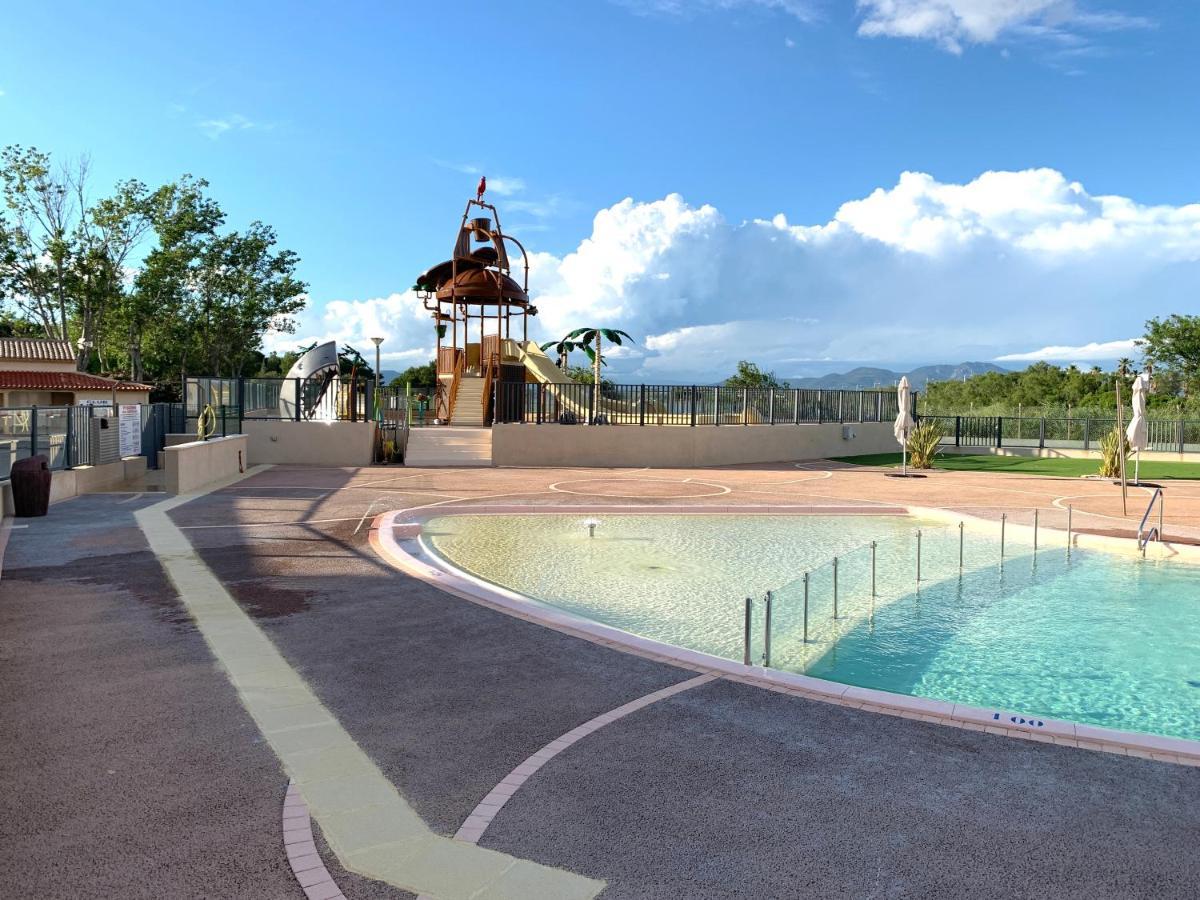 Chaletrent - Stacaravans Saint-Aygulf Hotel เฟรฌูส ภายนอก รูปภาพ